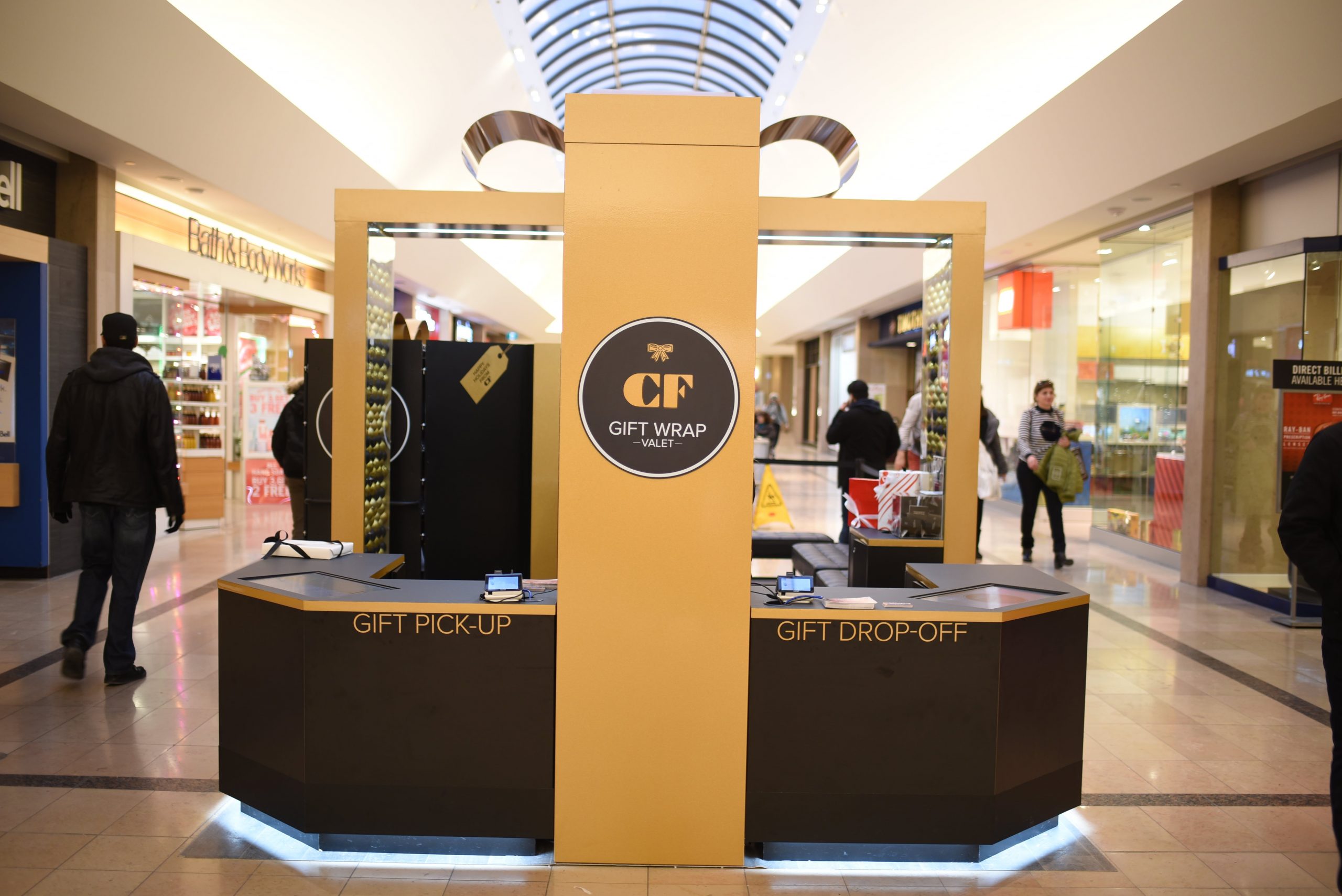 CF gift wrap valet kiosk in shopping mall