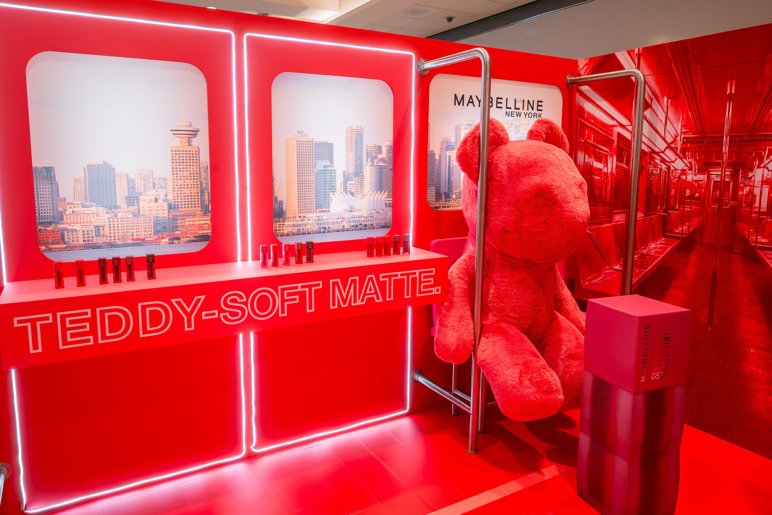Maybelline Teddy Soft Matte red pop-up display