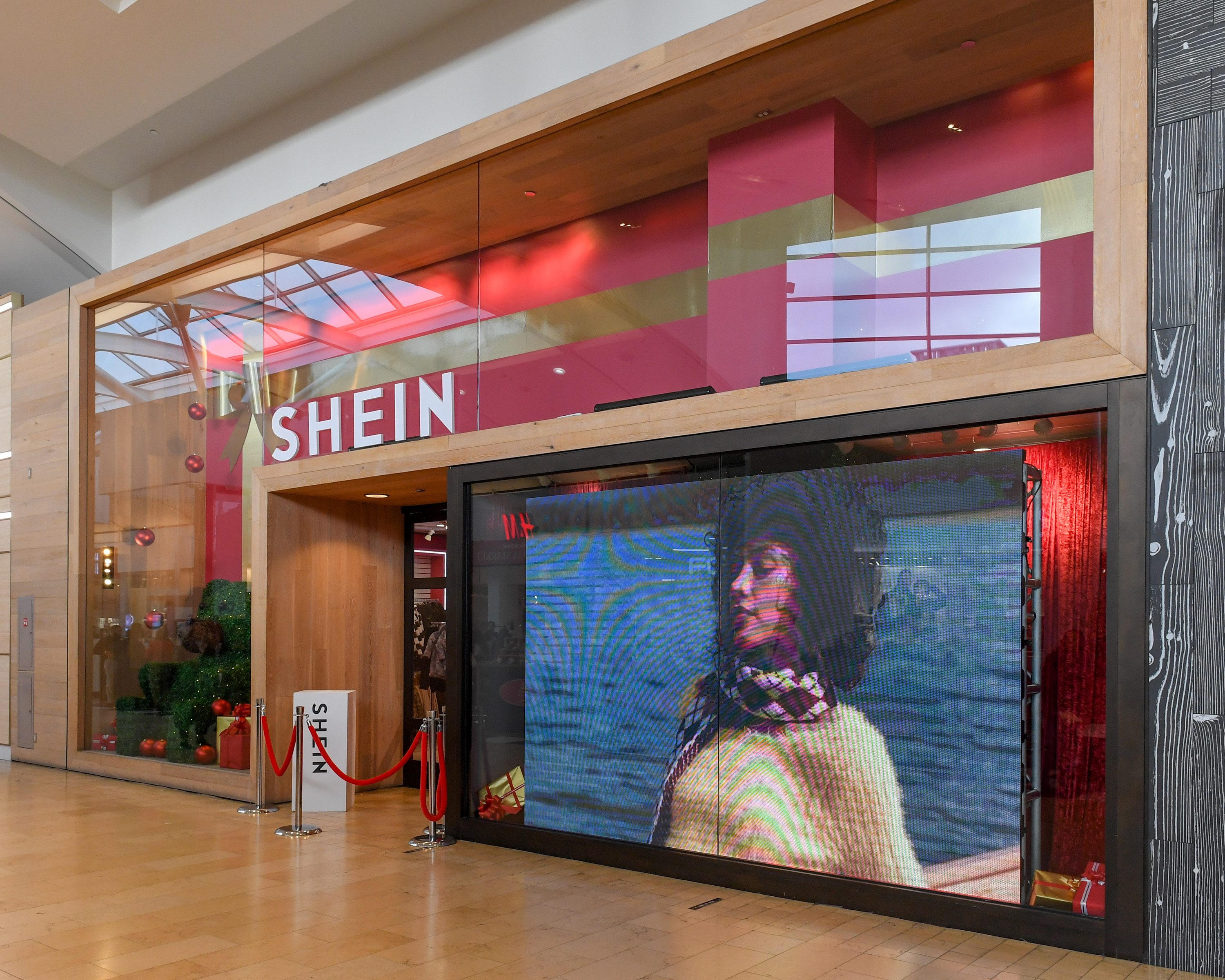 SHEIN holiday pop-up exterior storefront